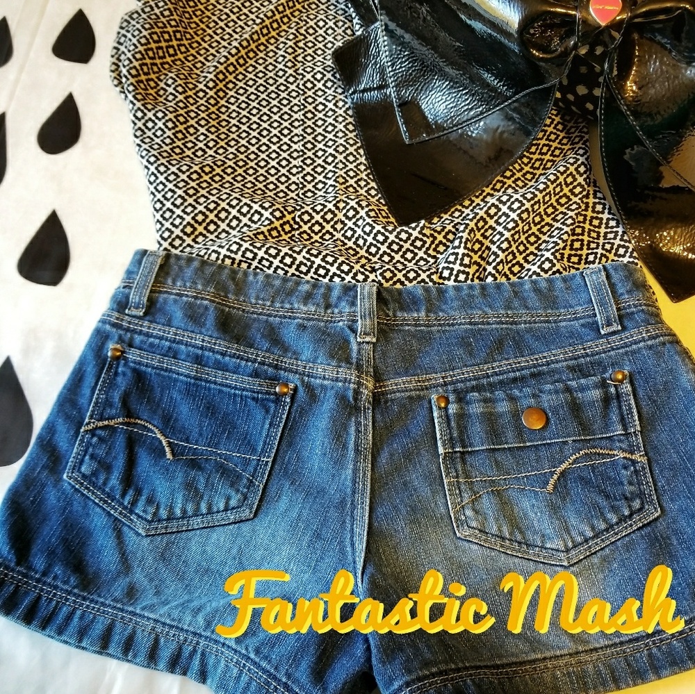 AEO | NWOT Button Fly Mini-Shorts | Sz 2 (24) - Picture 2 of 2